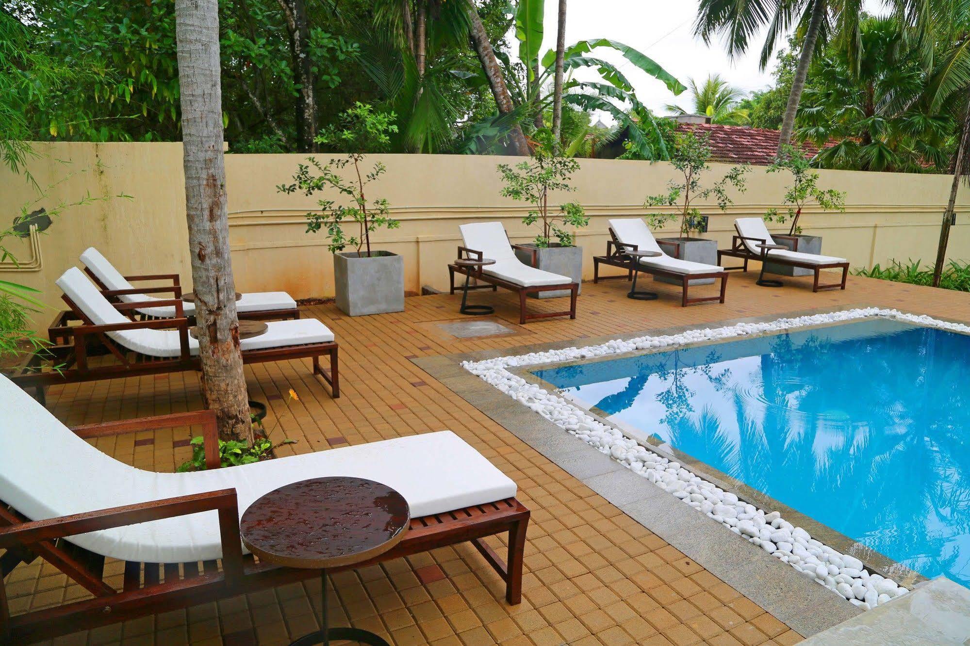 Отель Tranquil Negombo Boutique Экстерьер фото