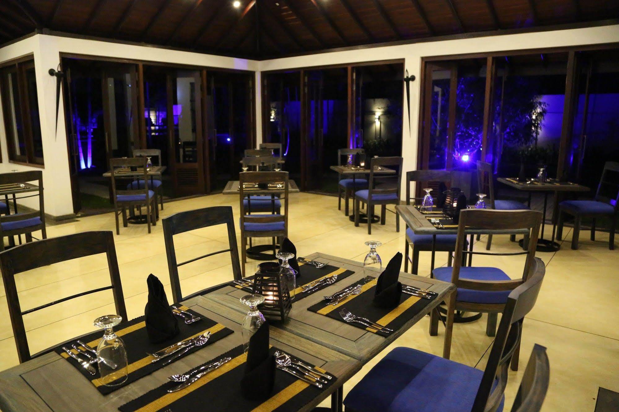 Отель Tranquil Negombo Boutique Экстерьер фото